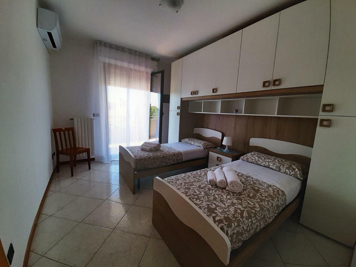 Domus Maris Viserba, Spiagge E Centro A 100 Mt, Promo Maggio Fiera Macfrut, Fieravicola, Expo Dental, Meeting ริมินี ภายนอก รูปภาพ